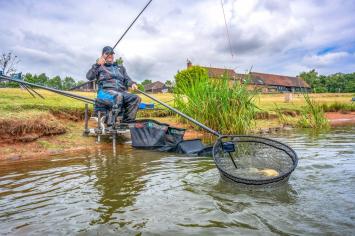 Preston Carbon Match Landing Net 18